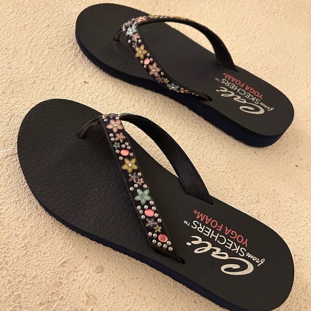 Skechers Women's Blue Floral Sandals